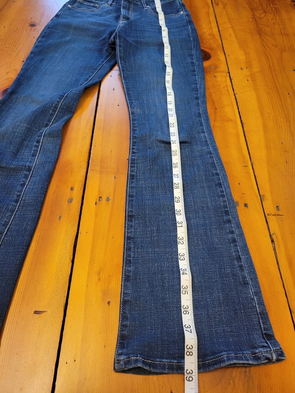 Levi's 725 High Rise Bootcut - Picture 2 of 7
